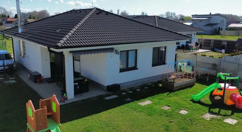 House near Danube, Hamuliakovo - Image 1