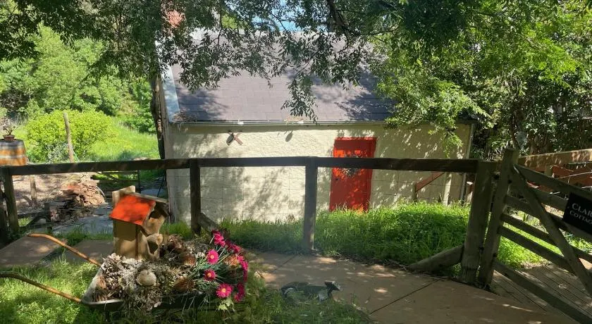 Clare Cottage - Image 1
