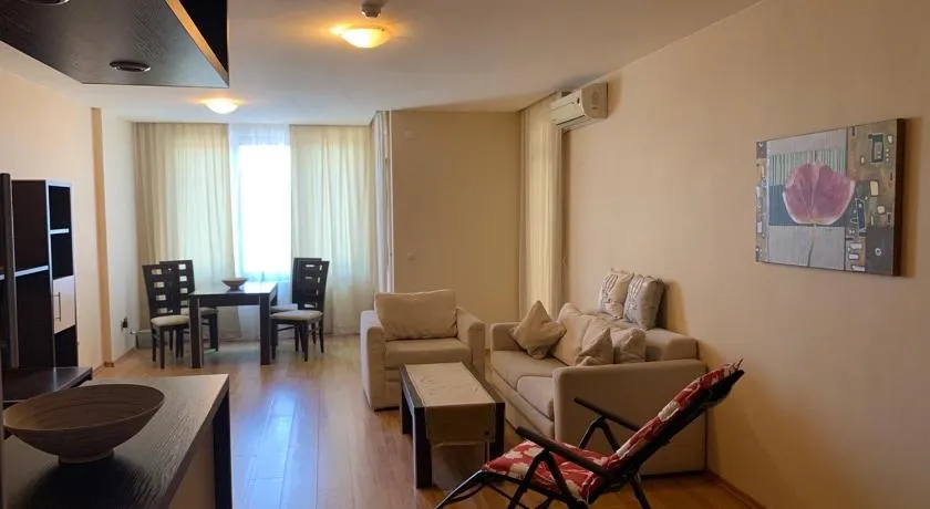 Two bedroom apartment 5 minutes from the beach - Image 1