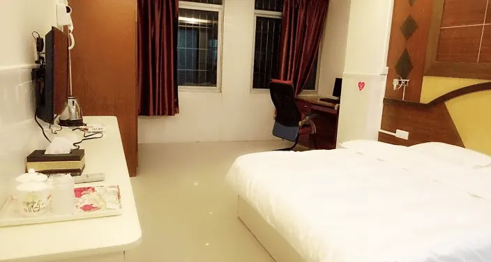 Shen Fa Jing Ji Hotel - Image 1