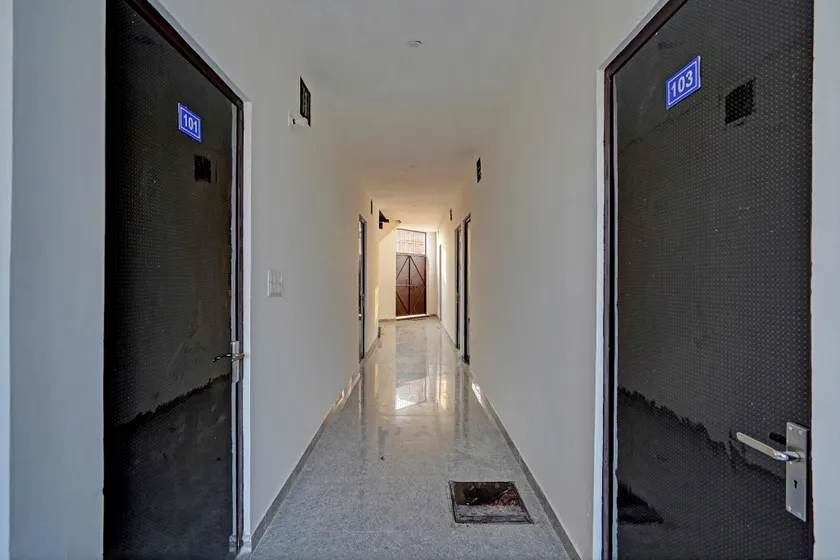OYO Hotel Sun Stone - Image 1