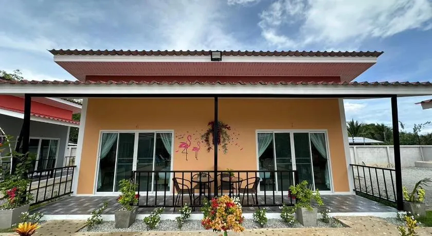 พัชรี รีสอร์ท ภูเก็ต Patcharee Resort Phuket - Image 1