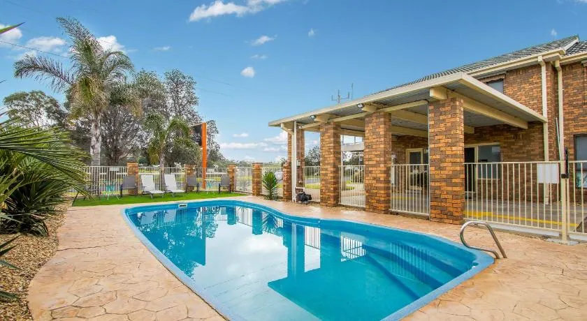 Hybiscus Waterfront Apartments - Image 1