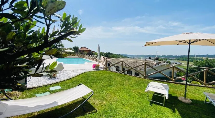 Villa Poggio Ulivo Pool-Apartments - Image 1