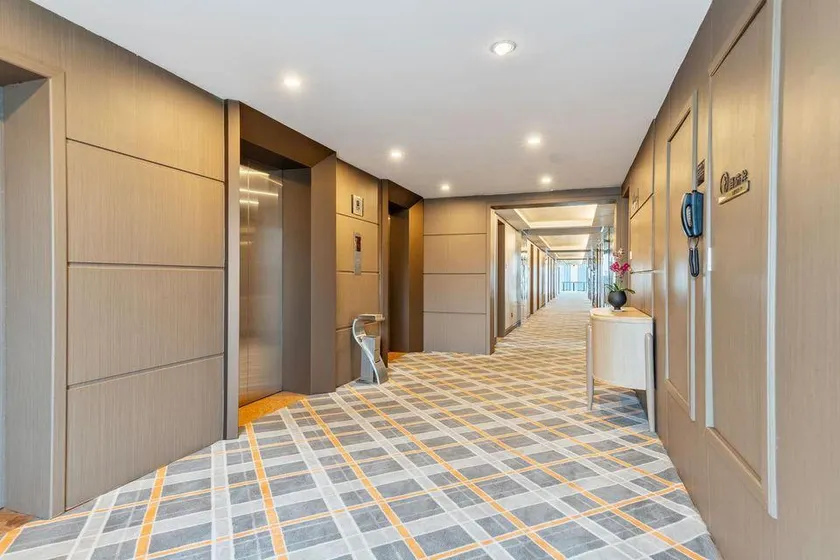 Dongpo International Hotel - Image 1