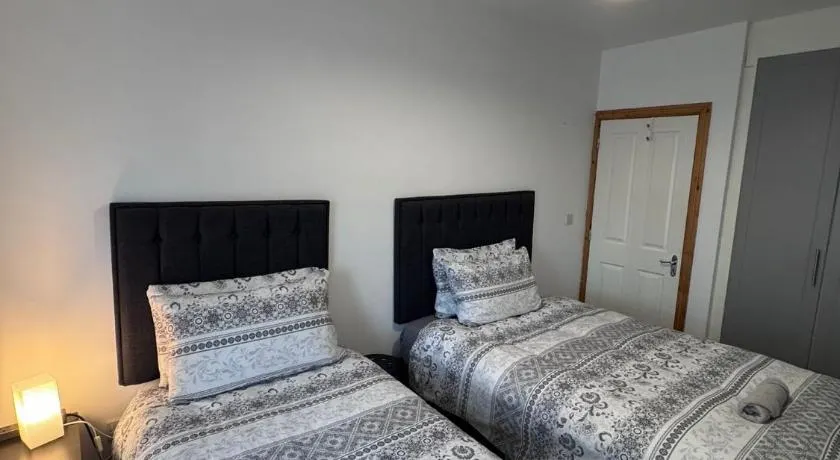 Modern Apartment good distance from Dublin City and Airport 4people - Image 1