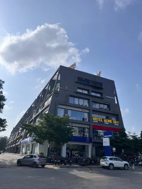Hotel Acme Sky - Image 1