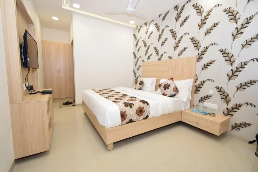 Hotel Pearl Villa - Image 1