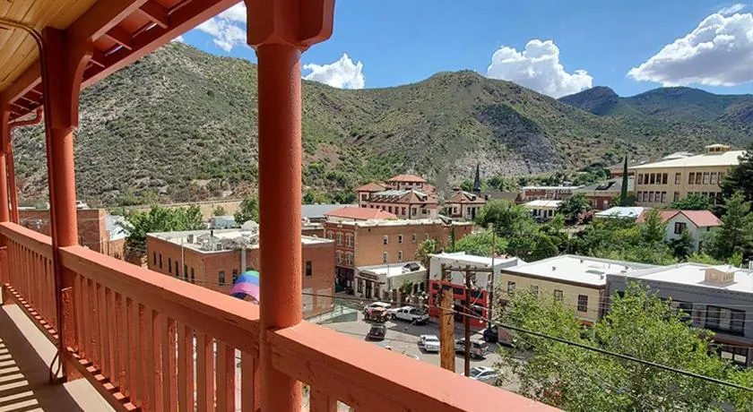 Eldorado Suites Hotel - Image 1