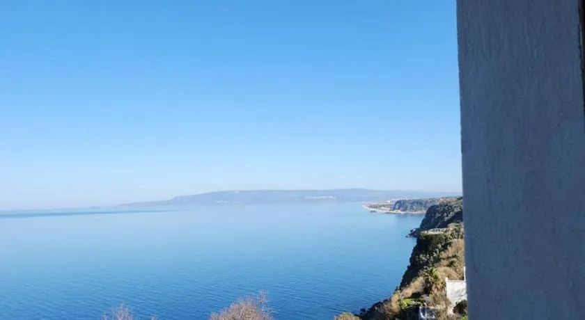 La Terrazza di Rovaglioso - Image 1