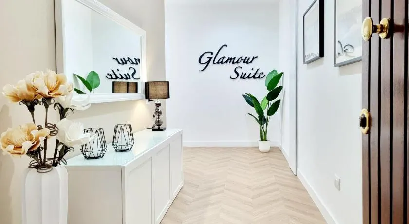 Glamour Suites by Habyto - Image 1