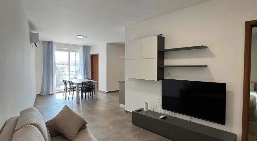 Spacious Stay 2 Bed with Terrace - by HostMT - Image 1