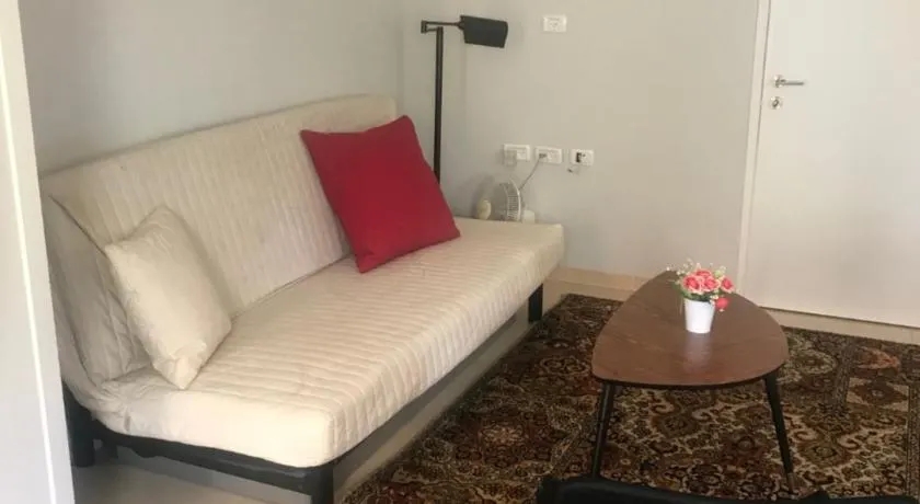 Magnificant Studio/Zimmer Zichron - Image 1