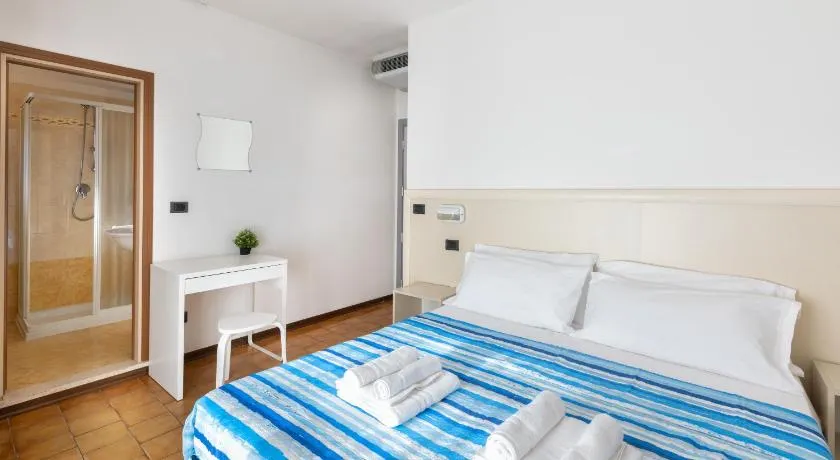 Hotel Mignon Riccione Fronte Mare - Image 1