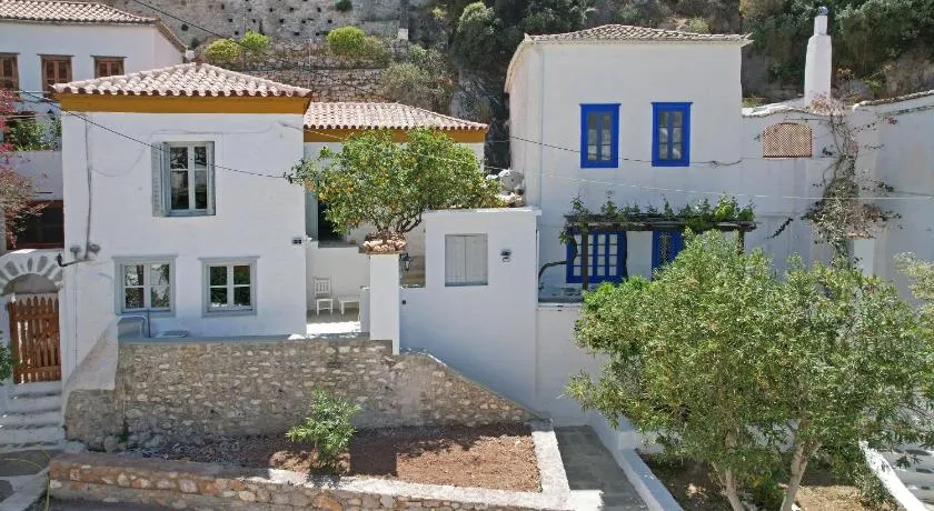 Douskos Citrus Apartments - Image 1