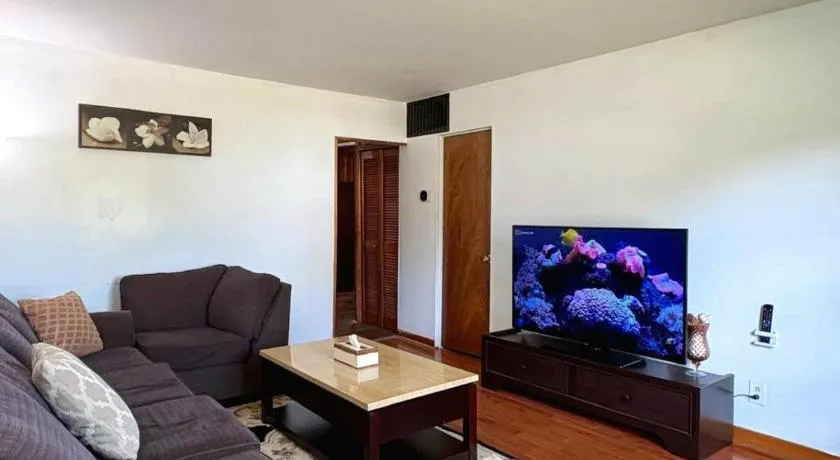 Cozy 3BR House Near Airport & Transit! - Image 1