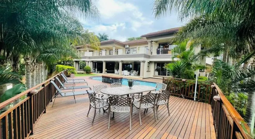 Palms On Byrne 5 Bed 6 bath 10 sleeper Tuscan Villa and Jacuzzi - Image 1