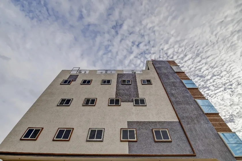 Hotel O Royal King - Image 1