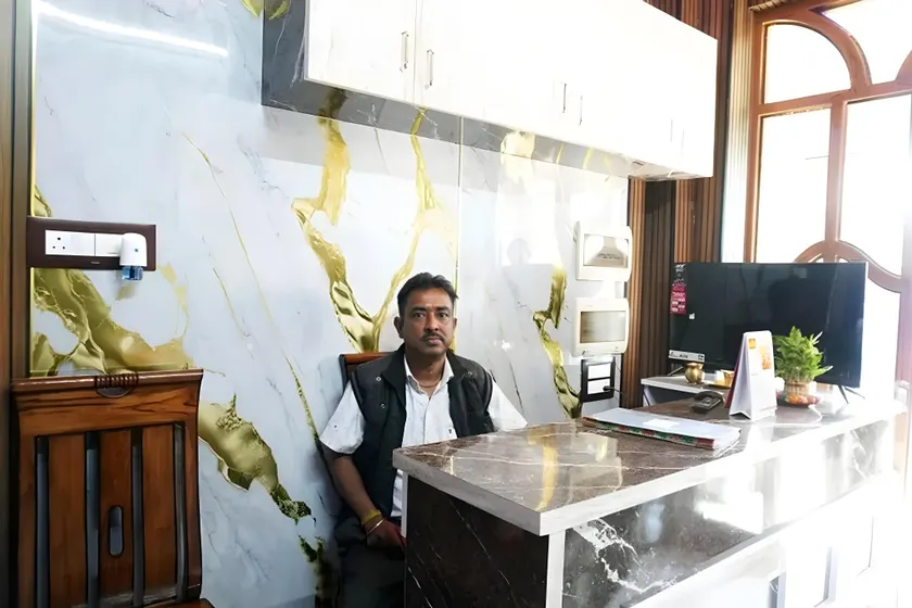 Turn Hotel - Image 1