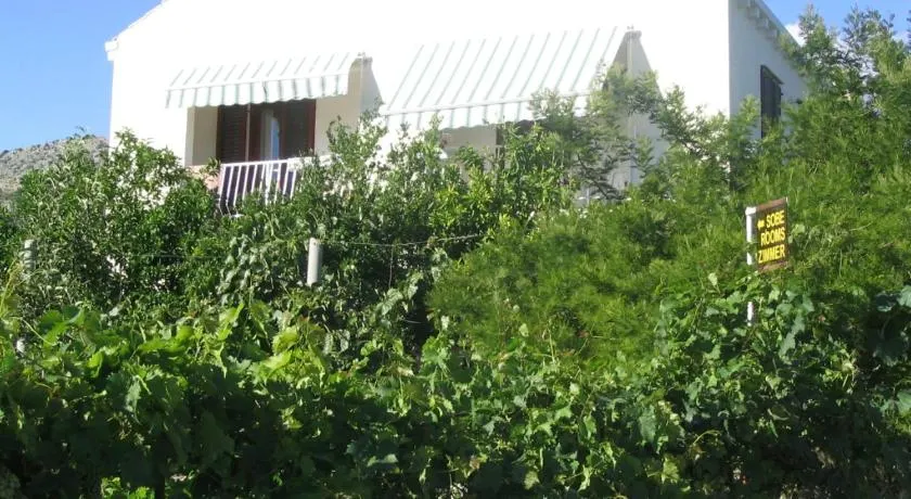 Guest House Kola - Camera Matrimoniale Standard con Balcone - Image 1