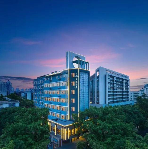 Lifeng Hotel (Liuzhou Diwang Xintiandi five-star commercial pedestrian street - Image 1