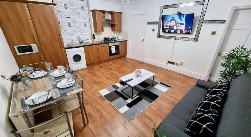 *6B7R* Setup for your most relaxed & amazing stay + Free Parking + Free Fast WiFi* - Image 1