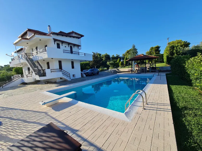 Villa ChrysPa Attica - Image 1