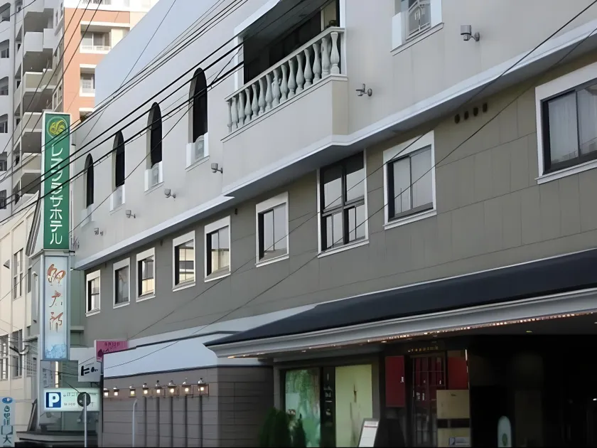 Leo Plaza Hotel - Image 1