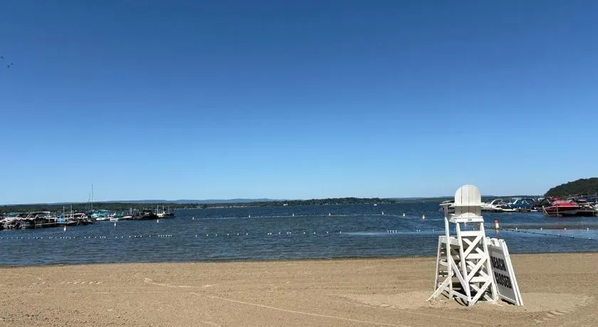 The Saratoga Beachhouse - Image 1