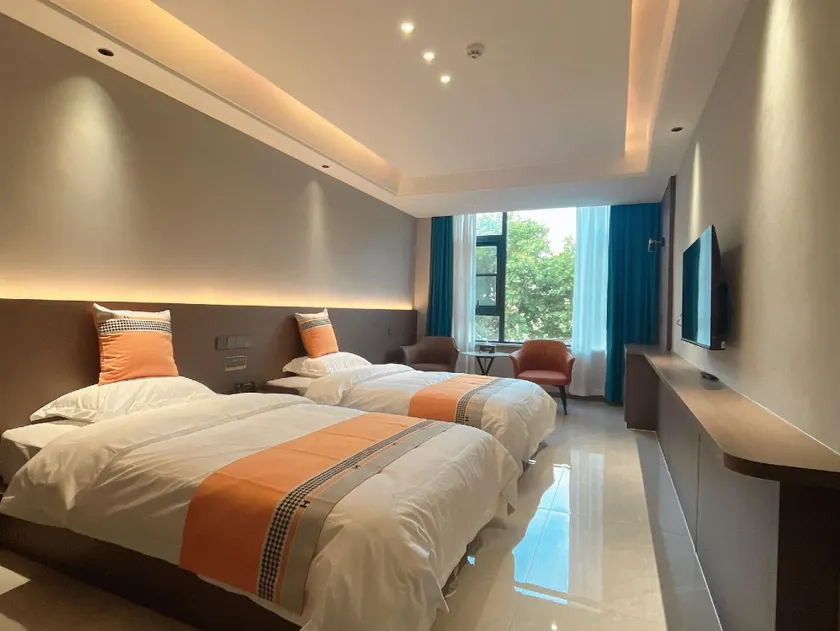Yuelan Hotel (Huazhou Branch) - Image 1