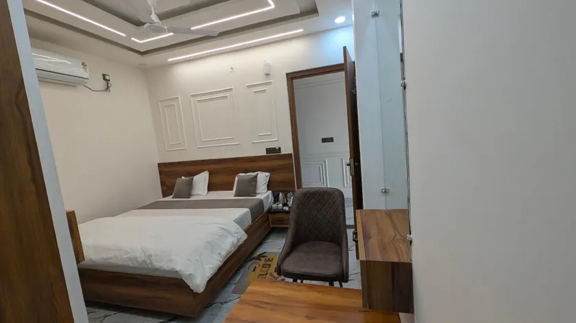 HOTEL RR TRIPATHI - Image 1