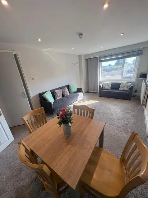 Hove Apartment - Image 1