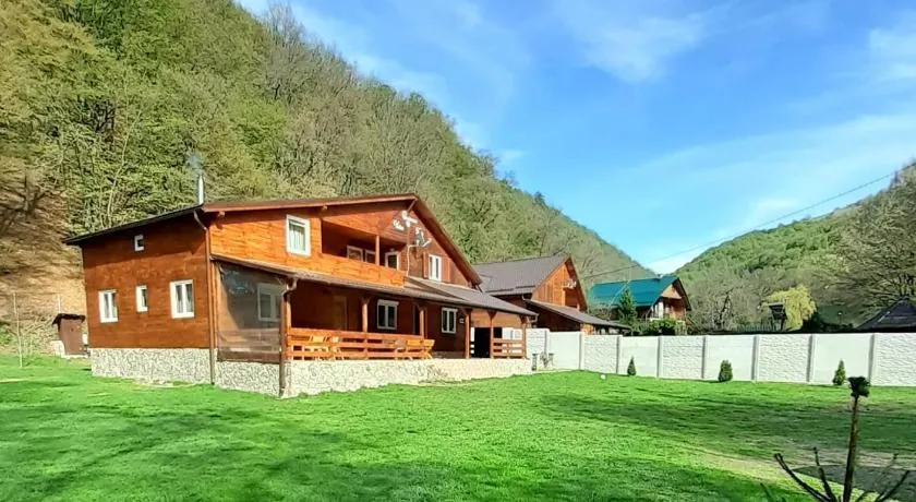 Pensiunea Valea Tonii - Image 1