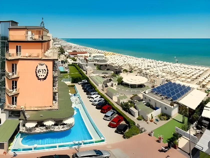 Hotel Negresco - Image 1