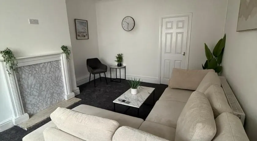 ResiLets Taylor House - Image 1