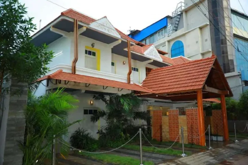 Thiraviam Tourist Home - Image 1