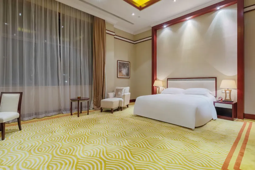 Lakeside Hotel Hefei - Image 1