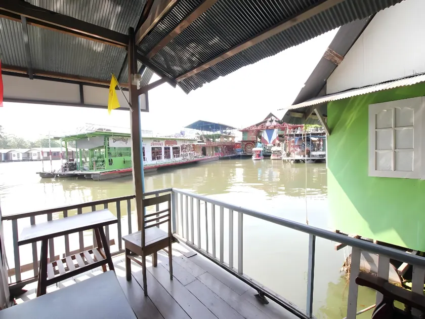 Nita Raft House - Image 1