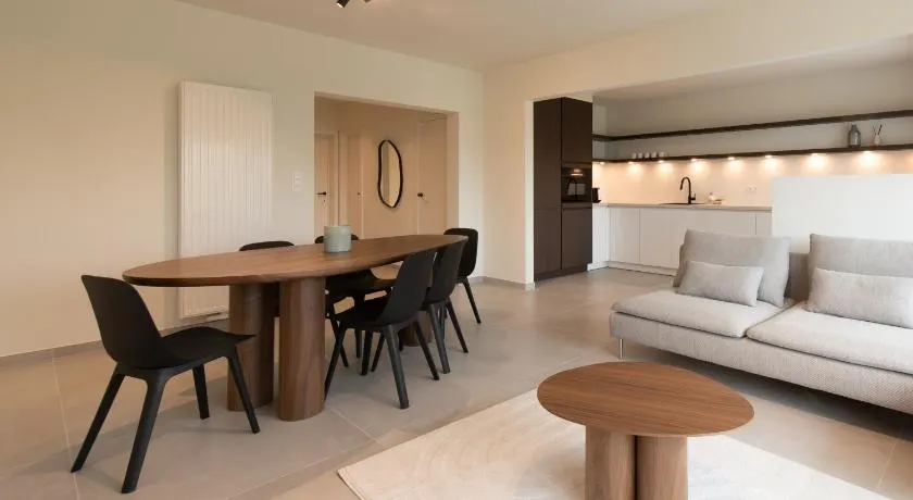 Cozy Seaside Apartment - Image 1