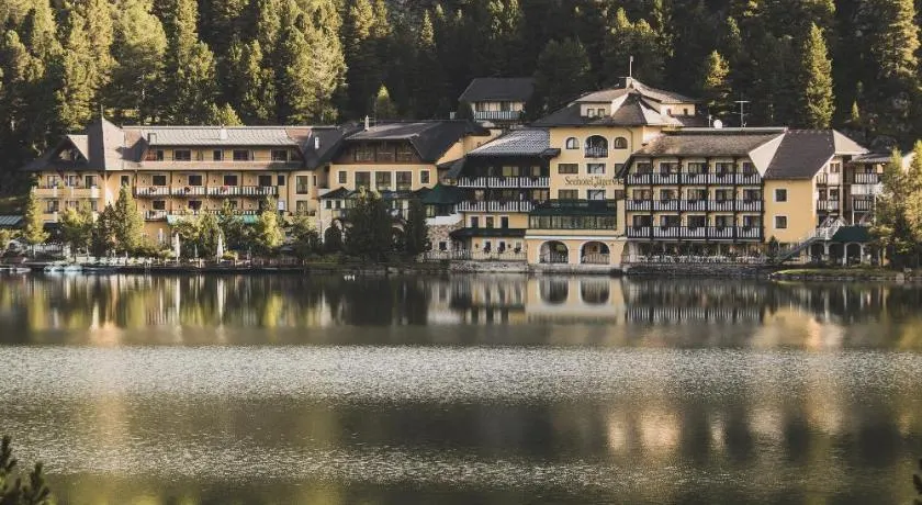 Seehotel Jägerwirt - Image 1