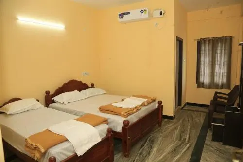 Lakshmi Mahal Rooms - Image 1