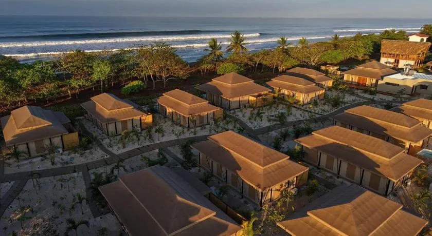 Amarena Canvas Beach Hotel - Image 1