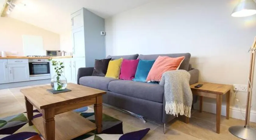 Stunning cottage close to city centre - Pass the Keys - Image 1