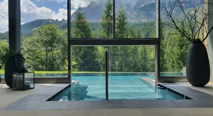 Dolomiti Lodge Alverà - Image 1