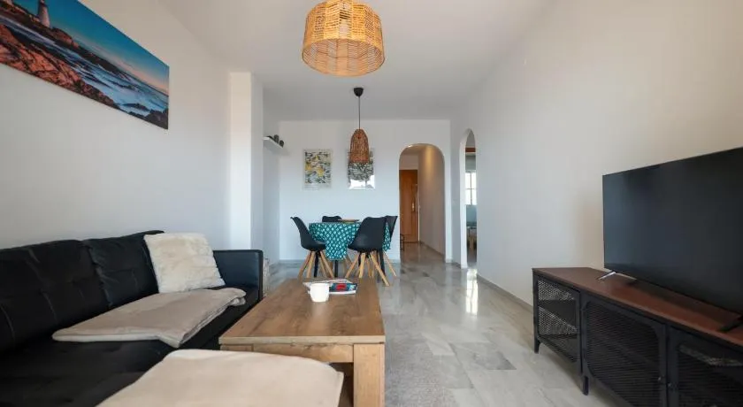 Sunny 2BR Apartment Near Faro Beach with Balcony - Image 1