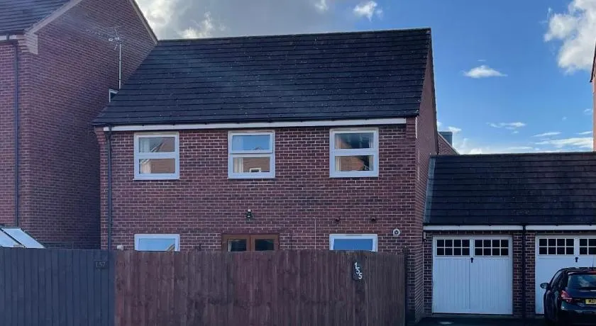 Spacious, Quiet, Sleeps 13, 3 Bathrooms, 2 Parking, Park, KIA1 - Image 1