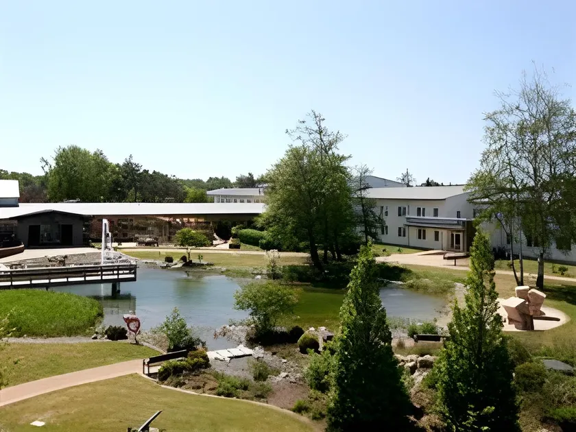 Familien Wellness Hotel Seeklause GmbH & CoKG mit großem Abenteuerspielplatz "Piraten-Insel-Usedom" Kinder immer All-Inklusive & Getränke ganztags inklusive - Image 1