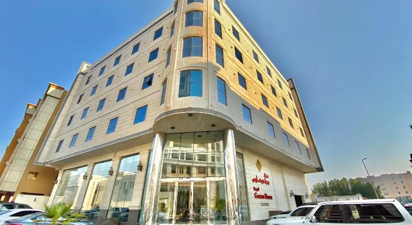 Royal Golden House رويال البيت الذهبي للشقق المخدومه - Image 1