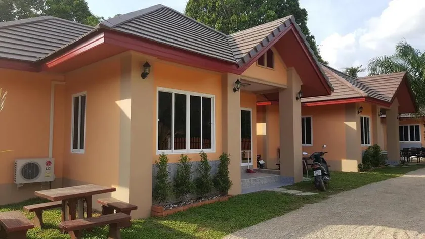 Alvin Pool Villa - Image 1
