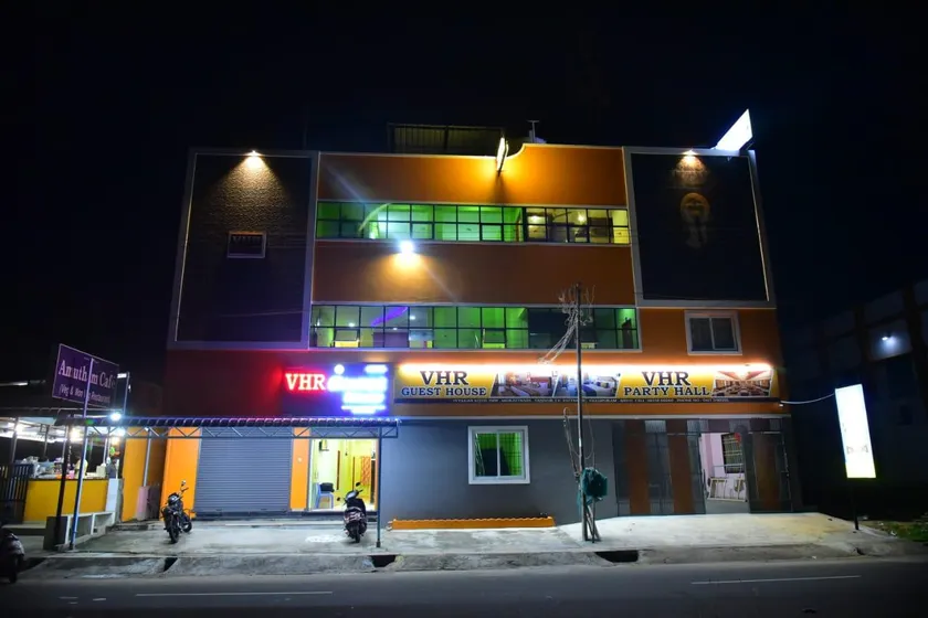 VHR Guest House - Image 1